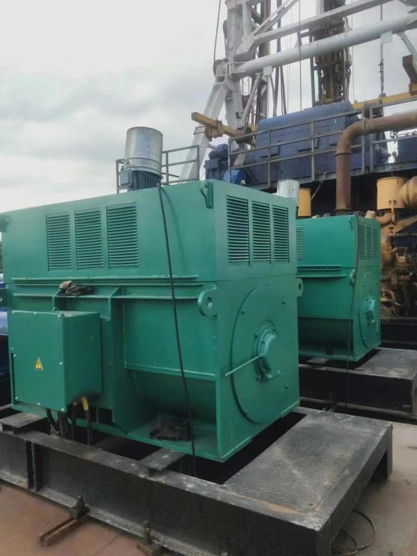 兩台630kw變頻電機配變頻（pín）櫃，鑽井現（xiàn）場並機