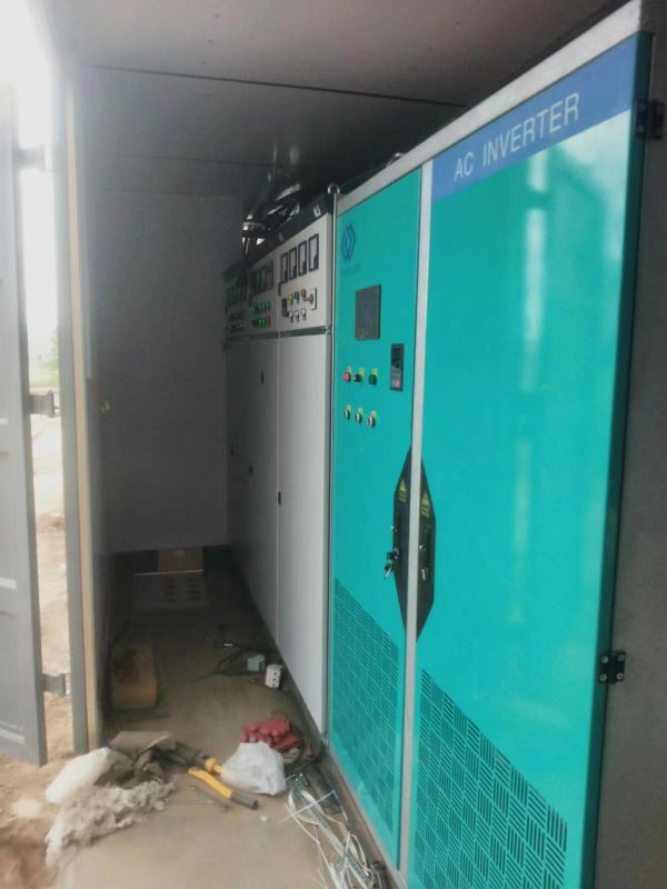 1600kw660v變頻櫃和開關櫃在鑽井現（xiàn）場使用