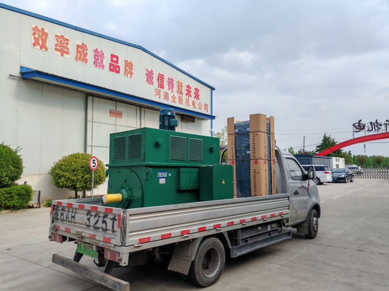 鑽井隊630kw-6變頻電機和（hé）800kw變頻櫃裝車發貨